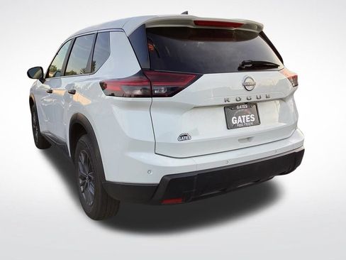 Used 2024 Nissan Rogue S FWD image 9
