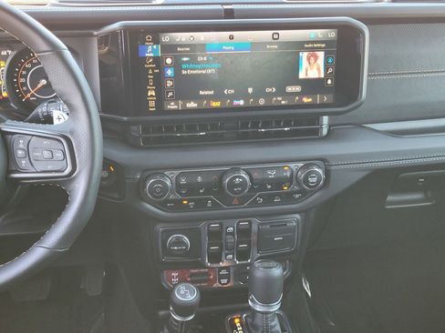 Used 2025 Jeep Wrangler Unlimited Rubicon 392 image 14