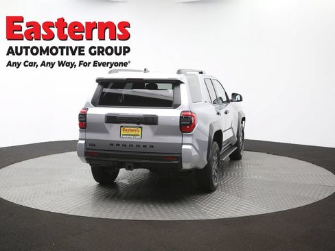 Used 2025 Toyota 4Runner SR5 AWD/4WD image 40