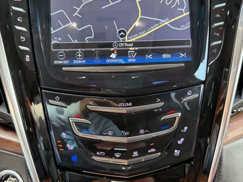 Used 2018 Cadillac Escalade ESV Luxury RWD image 16
