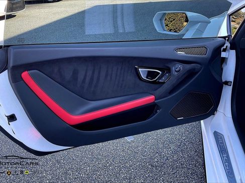 Used 2023 Lamborghini Huracan Tecnica image 15