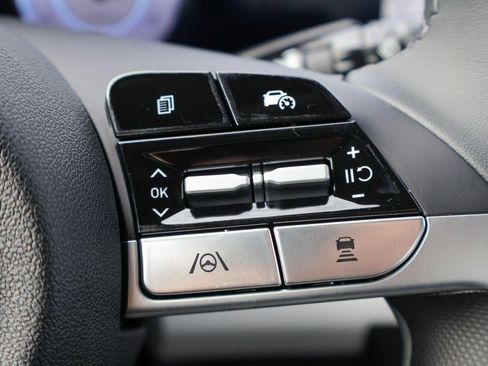 New 2026 Hyundai Elantra Limited image 18