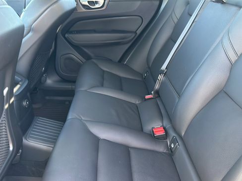 Used 2022 Volvo XC60 T8 Inscription Expression w/ Advanced Package image 18