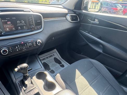 Used 2018 Kia Sorento AWD image 18