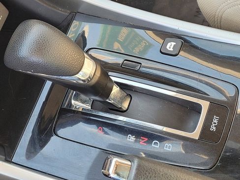 Certified 2017 Honda Accord Hybrid Sedan image 15