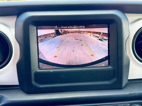 Used 2021 Jeep Wrangler Unlimited Islander image 14