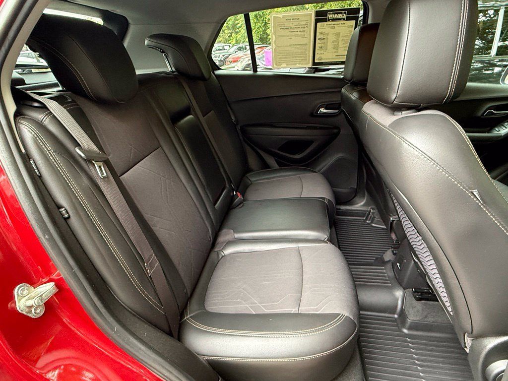 Used 2020 Chevrolet Trax LT w/ Driver Confidence Package FWD image 33