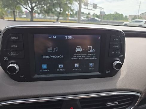 Used 2020 Hyundai Santa Fe SEL FWD image 17