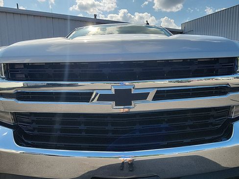 Used 2021 Chevrolet Silverado 1500 LT AWD/4WD image 14