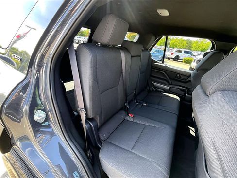 Used 2025 Toyota 4Runner SR5 AWD/4WD image 19