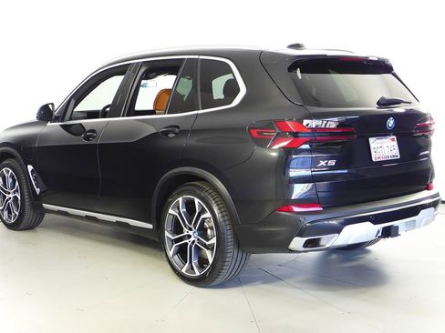 Certified 2024 BMW X5 xDrive50e w/ Premium Package AWD/4WD image 9