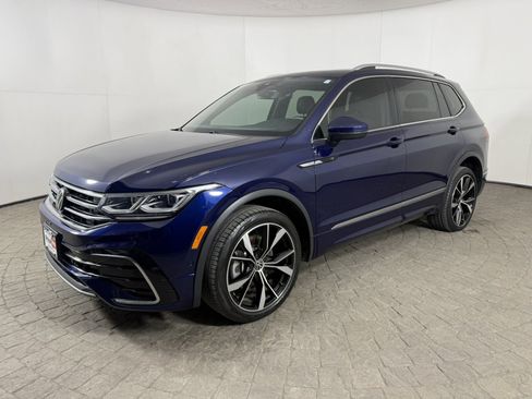 Used 2024 Volkswagen Tiguan SEL R-Line image 3