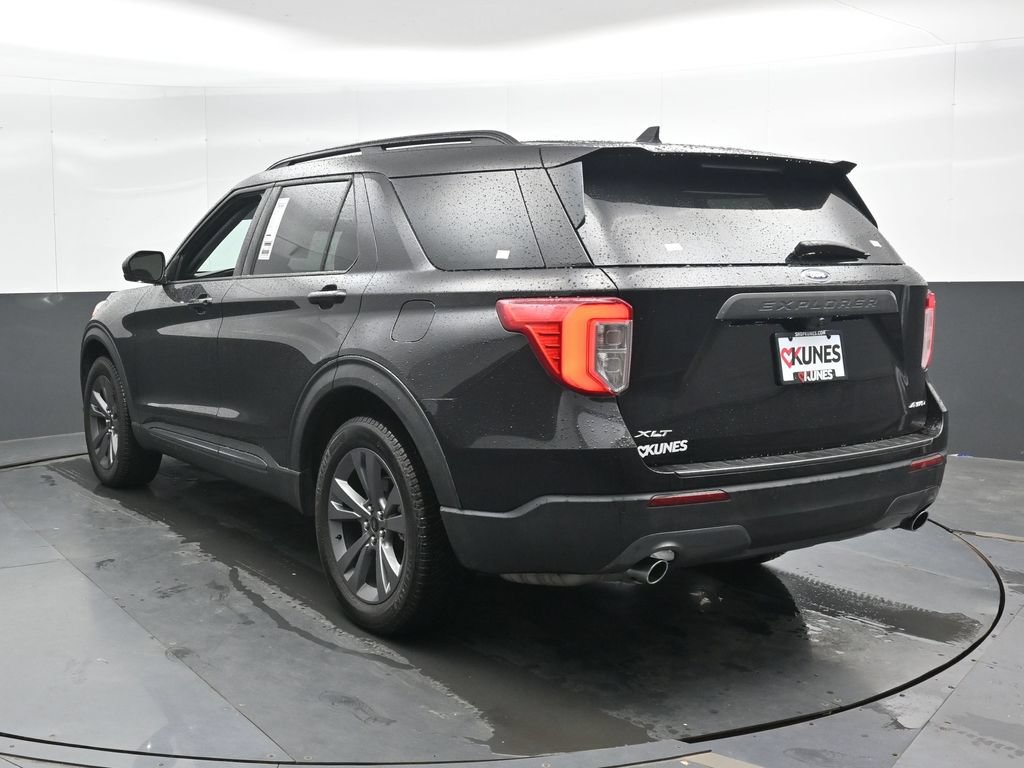 Used 2022 Ford Explorer XLT w/ Equipment Group 202A AWD/4WD image 10