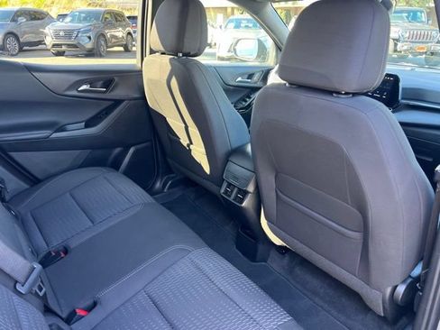 Used 2025 Chevrolet Equinox LT AWD/4WD image 25