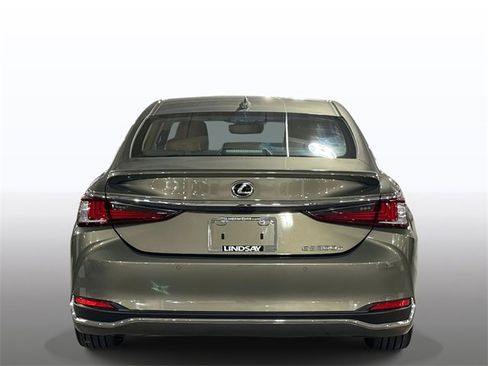 Used 2025 Lexus ES 300h w/ Technology Package image 11