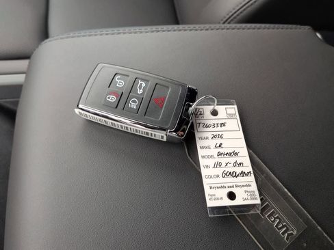 New 2026 Land Rover Defender 110 X-Dynamic SE image 38