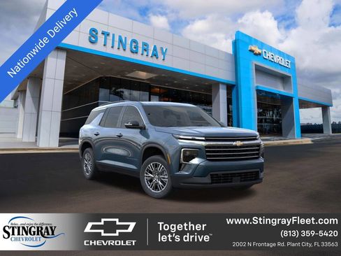 New 2025 Chevrolet Traverse LT w/ Driver Confidence Package image 1