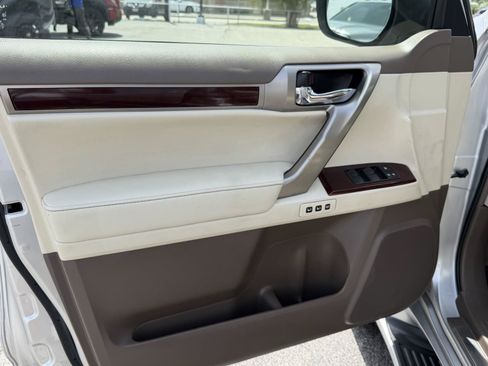 Used 2017 Lexus GX 460 Premium AWD/4WD image 11