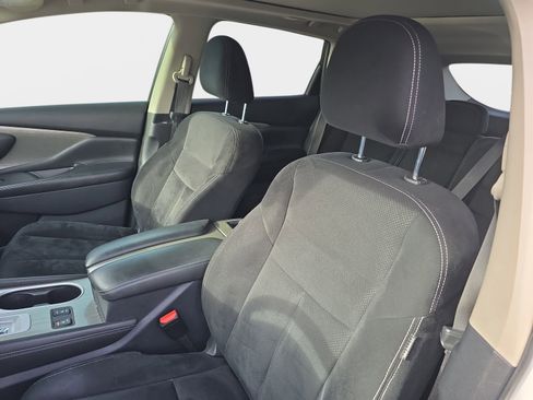 Used 2018 Nissan Murano SV w/ Premium Package image 8