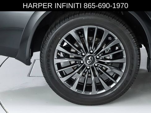 Used 2024 INFINITI QX80 Sensory w/ Cargo Package AWD/4WD image 14