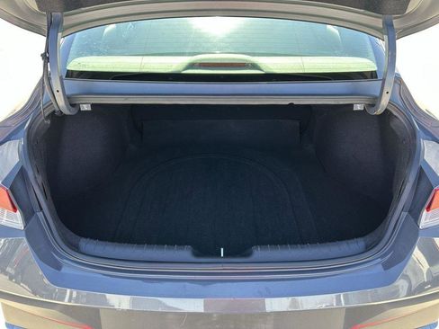 Used 2024 Hyundai Elantra SEL image 25