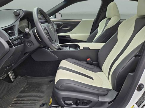 Used 2024 Lexus ES 300h F Sport image 19