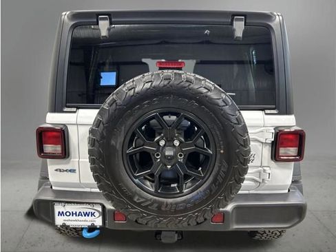 Used 2024 Jeep Wrangler Unlimited AWD/4WD image 4