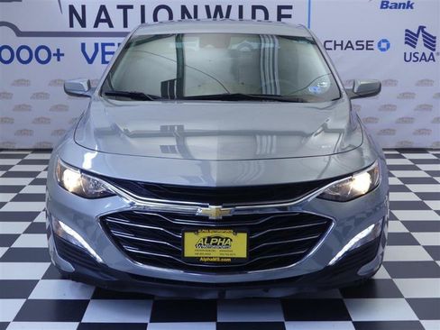 Used 2023 Chevrolet Malibu LT FWD image 2