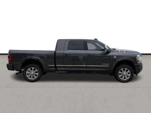 Used 2024 RAM 3500 Limited AWD/4WD image 4