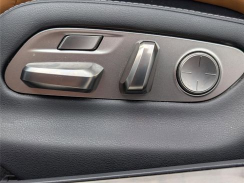 Used 2022 Lexus LS 500 AWD w/ Luxury Package image 23