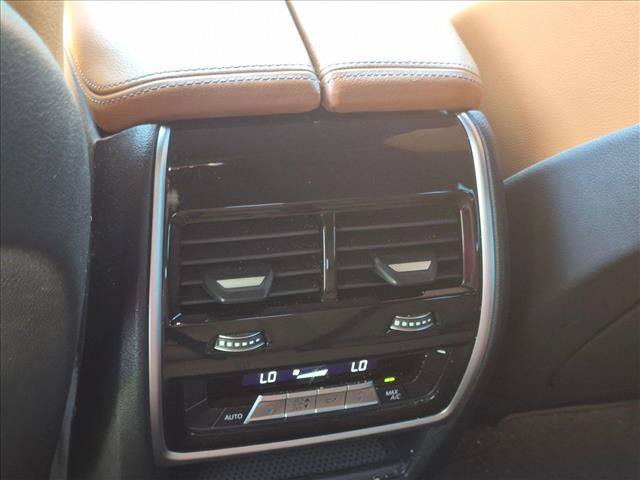 Used 2022 BMW X6 xDrive40i w/ M Sport Package AWD/4WD image 15