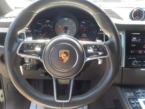 Used 2017 Porsche Macan S image 16