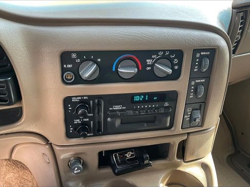 Used 2000 Chevrolet Astro Passenger RWD image 13
