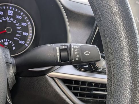 Used 2022 Kia Forte LXS image 28