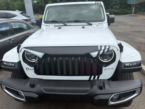 Used 2022 Jeep Wrangler Unlimited Sahara w/ LED Lighting Group AWD/4WD image 2