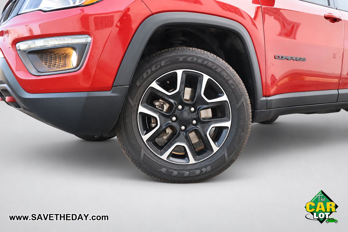 Used 2021 Jeep Compass Trailhawk w/ Convenience Group AWD/4WD image 3