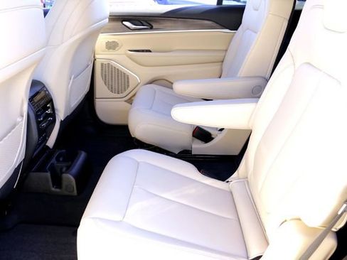 New 2026 Jeep Grand Cherokee L Limited image 18