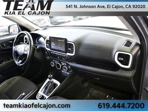 Used 2024 Hyundai Venue Limited FWD image 10
