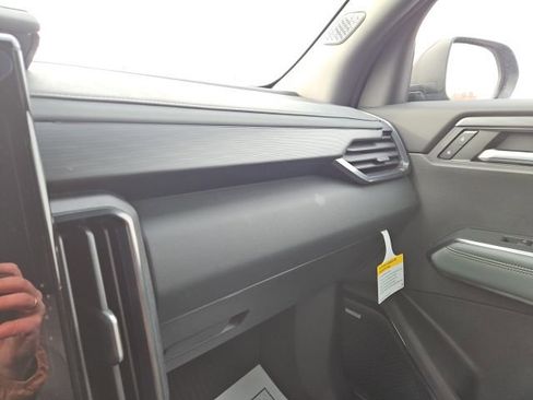 New 2026 GMC Acadia AT4 w/ LPO, All-Weather Package AWD/4WD image 40