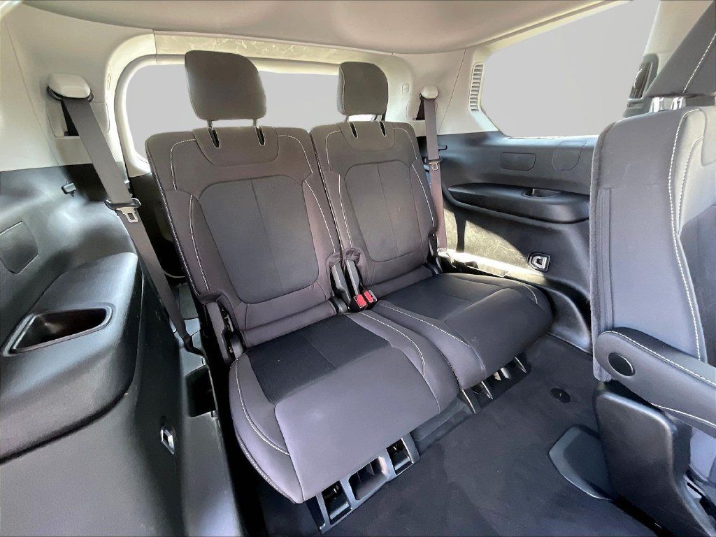 Used 2023 Jeep Grand Cherokee L Laredo AWD/4WD image 27
