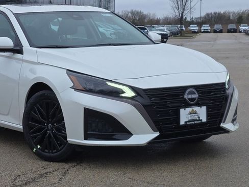 New 2026 Nissan Altima 2.5 SV w/ SV Special Edition Package FWD image 2