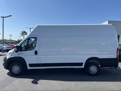 Used 2024 RAM ProMaster 3500 w/ Delivery Van Package image 4