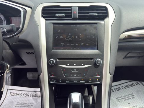 Used 2015 Ford Fusion SE w/ Equipment Group 202A AWD/4WD image 27