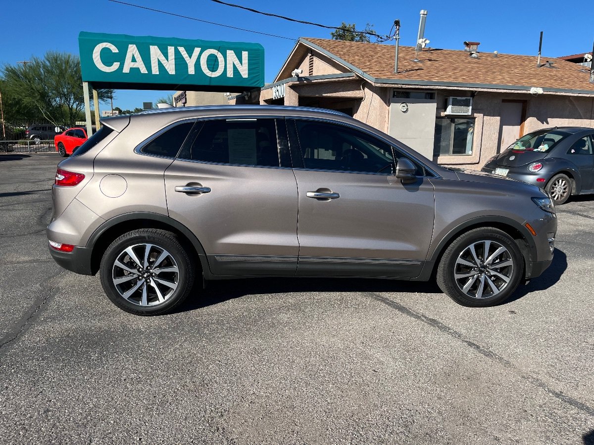 Used 2019 Lincoln MKC Reserve w/ MKC Technology Package FWD image 2