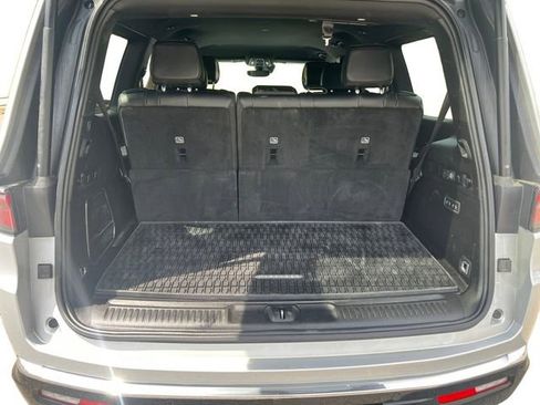 Used 2024 Jeep Wagoneer Series III AWD/4WD image 19