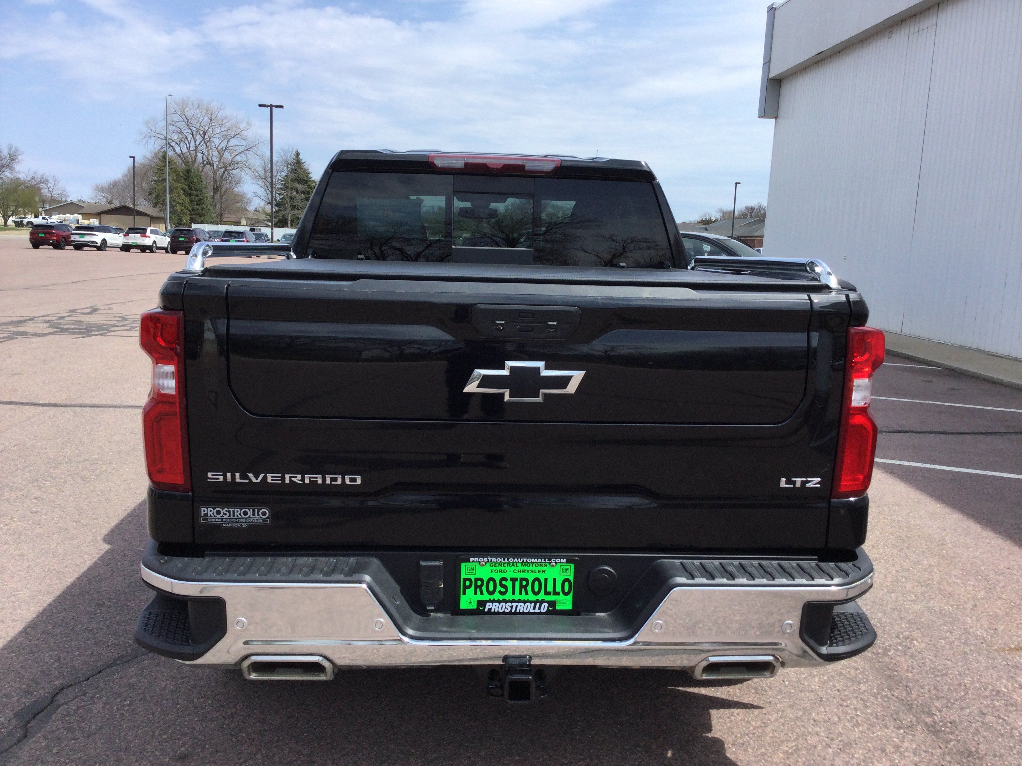 Used 2022 Chevrolet Silverado 1500 LTZ w/ LTZ Premium Package AWD/4WD image 4