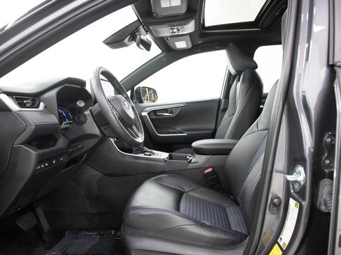 Used 2024 Toyota RAV4 XSE AWD/4WD image 23