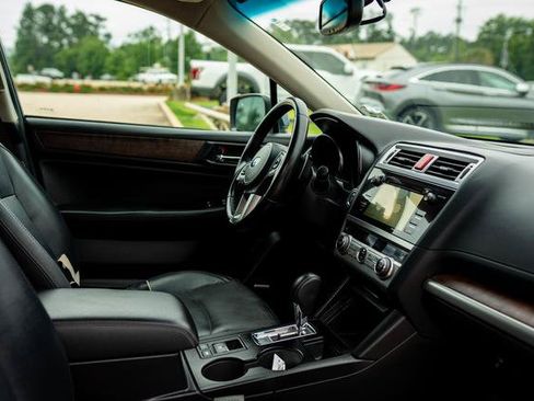 Used 2016 Subaru Outback 2.5i Limited AWD/4WD image 22