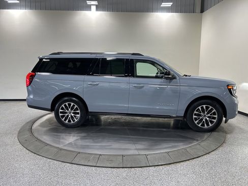 Certified 2025 Ford Expedition Max Platinum AWD/4WD image 6
