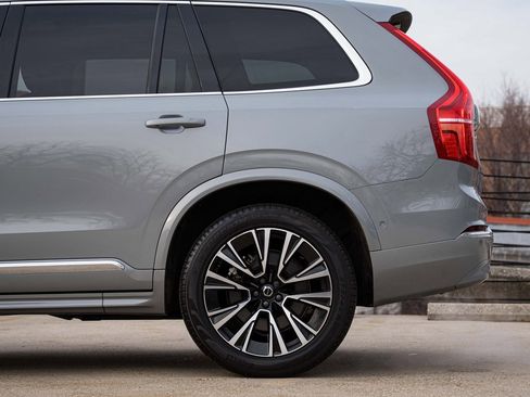 Certified 2024 Volvo XC90 T8 Plus w/ Protection Package Premier image 4